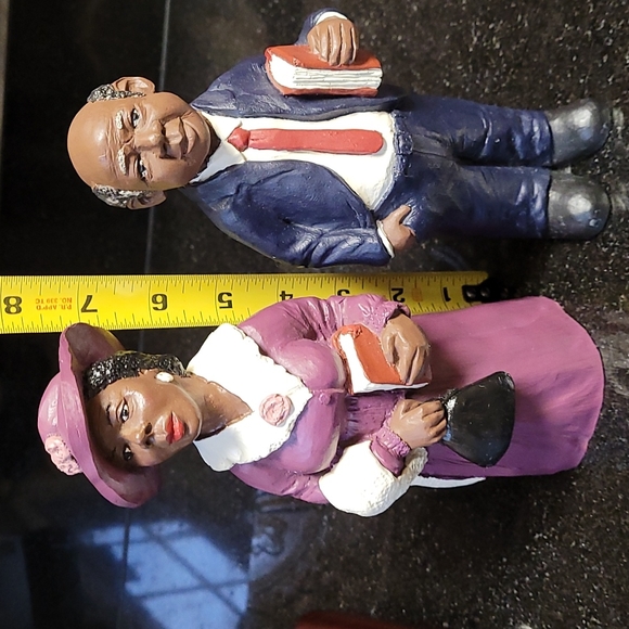 ⛪️Church Couple Figurines - Picture 7 of 8